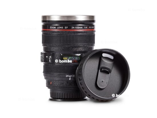 Antigravitations-Tasse in Form eines Kameraobjektivs